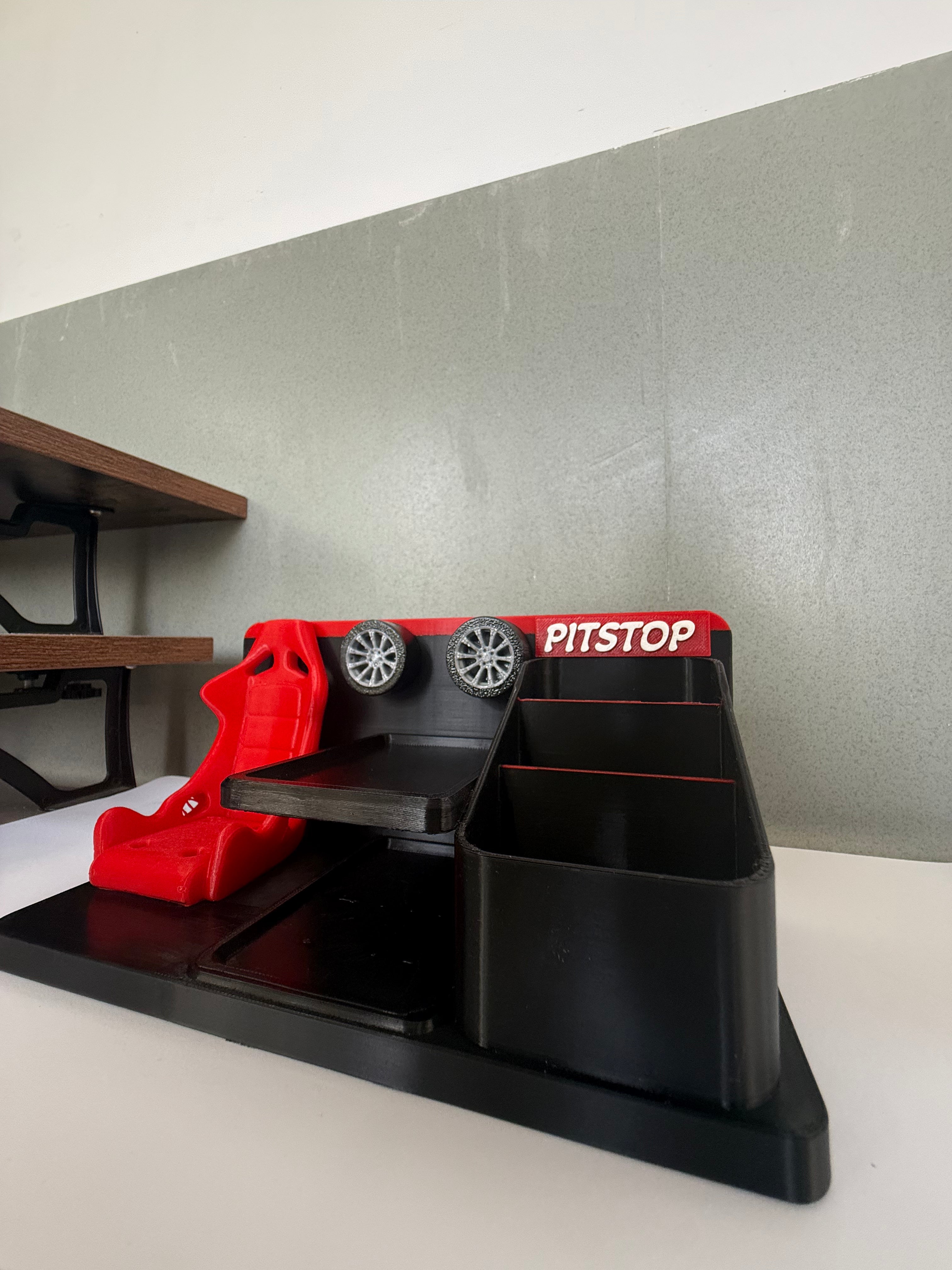 F1 PITSTOP Desk Organiser